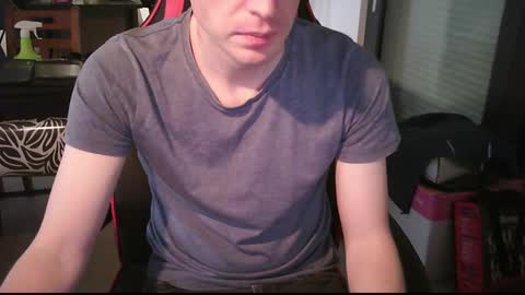 Snapshot of zyriosben chatting on 4, 2, 2025 zyriosben online show from 4, 2, 2025