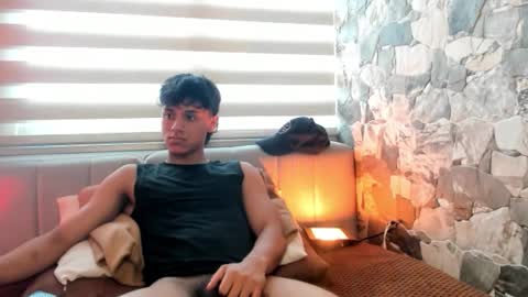 zyzz_1812 online show from 6, 3, 2026