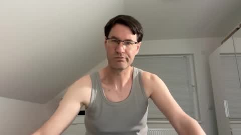 Snapshot of zzz123_cam chatting on 25, 4, 2026 zzz123_cam online show from 25, 4, 2026