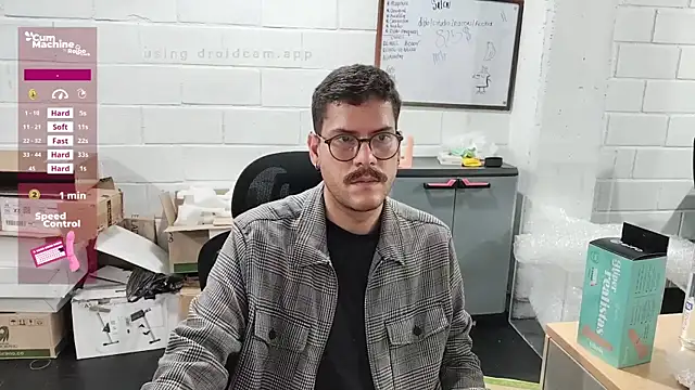 Snapshot of AndyHepburn chatting on 20, 10, 2025 AndyHepburn online show from 20, 10, 2025