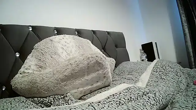 Snapshot of AaliyahLux chatting on 3, 10, 2025 AaliyahLux online show from 3, 10, 2025