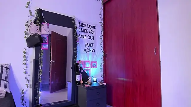 little kayla  online show from 16, 4, 2026