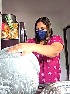 MOM-SUN-COUPLE online show from 26, 9, 2025