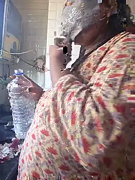 MOM-SUN-COUPLE online show from 31, 3, 2026