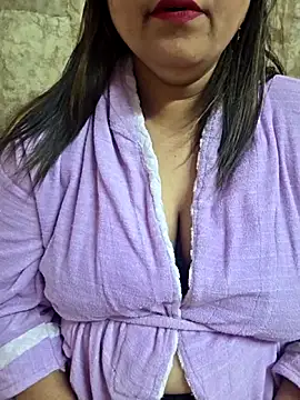 MOM-SUN-COUPLE online show from 4, 4, 2026