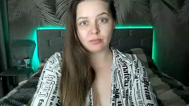 uliastar online show from 28, 1, 2025