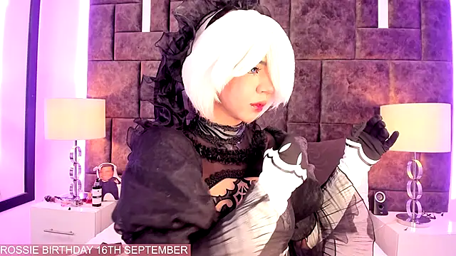 Snapshot of Petit-Rosse chatting on 8, 9, 2025 Petit-Rosse online show from 8, 9, 2025