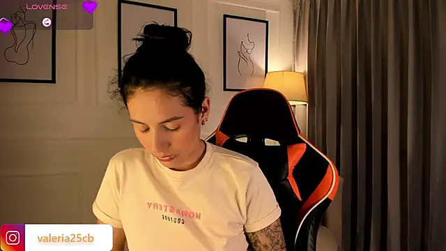 valeriia25  online show from 3, 3, 2025