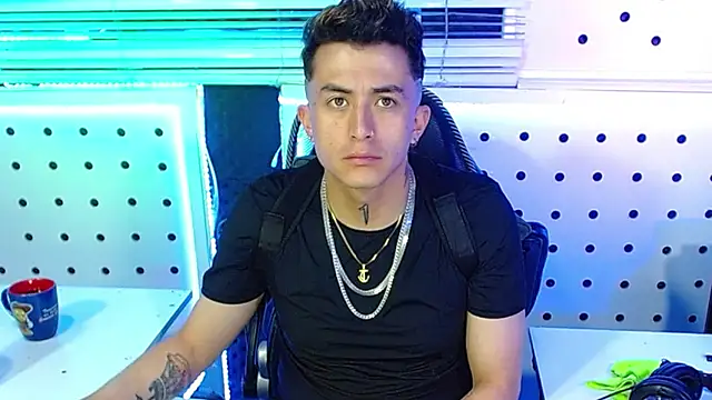 Snapshot of Darko0717 chatting on 27, 11, 2025 Darko0717 online show from 27, 11, 2025