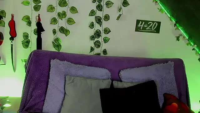 Snapshot of Cata_green chatting on 6, 2, 2025 Cata green online show from 6, 2, 2025