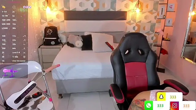 Snapshot of LIA_ROUX1 chatting on 7, 2, 2025 LIA ROUX1 online show from 7, 2, 2025