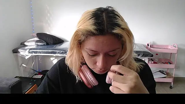 MommyMiaWs online show from 3, 3, 2025