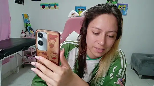 MommyMiaWs online show from 7, 1, 2026