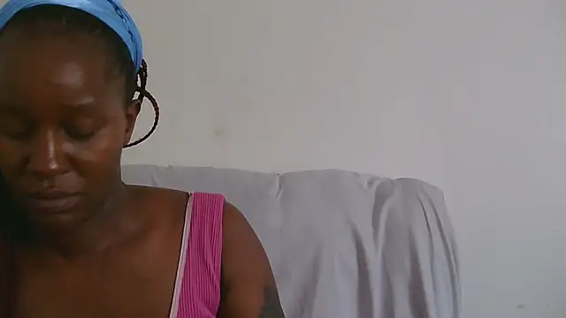 Snapshot of sluttylaura21 chatting on 11, 3, 2025 sluttylaura21 online show from 11, 3, 2025