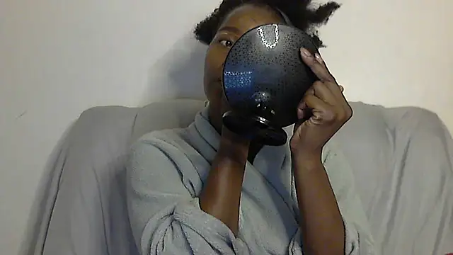 Snapshot of sluttylaura21 chatting on 18, 3, 2025 sluttylaura21 online show from 18, 3, 2025