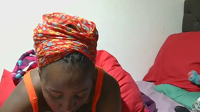 Snapshot of sluttylaura21 chatting on 20, 9, 2025 sluttylaura21 online show from 20, 9, 2025