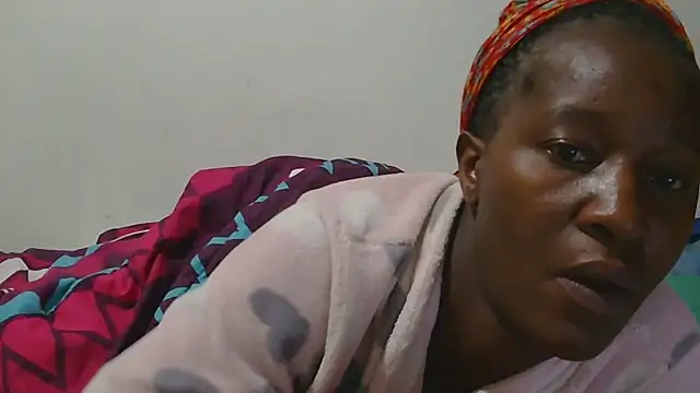 Snapshot of sluttylaura21 chatting on 25, 9, 2025 sluttylaura21 online show from 25, 9, 2025