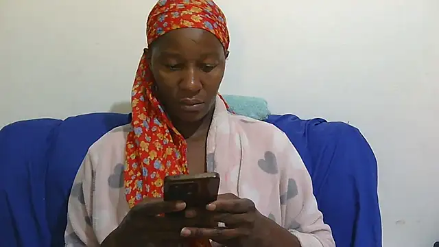 Snapshot of sluttylaura21 chatting on 29, 10, 2025 sluttylaura21 online show from 29, 10, 2025