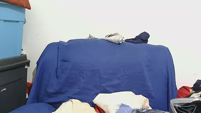 Snapshot of sluttylaura21 chatting on 17, 11, 2025 sluttylaura21 online show from 17, 11, 2025