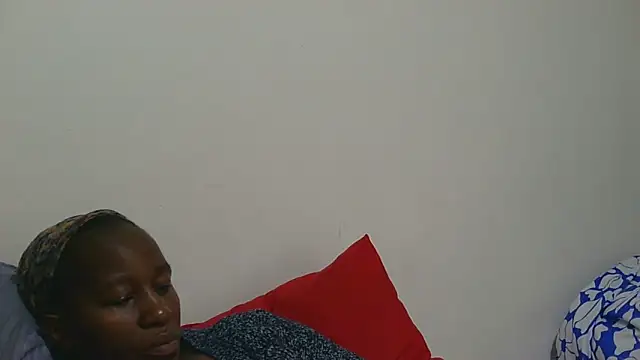 Snapshot of sluttylaura21 chatting on 4, 12, 2025 sluttylaura21 online show from 4, 12, 2025