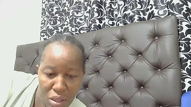 Snapshot of sluttylaura21 chatting on 19, 5, 2026 sluttylaura21 online show from 19, 5, 2026