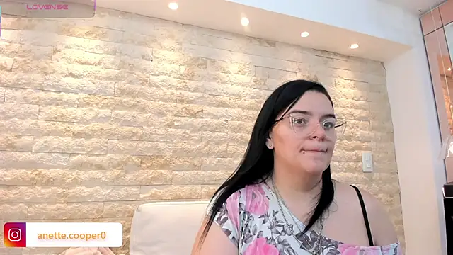 Snapshot of anette_cooper chatting on 15, 12, 2025 anette cooper online show from 15, 12, 2025