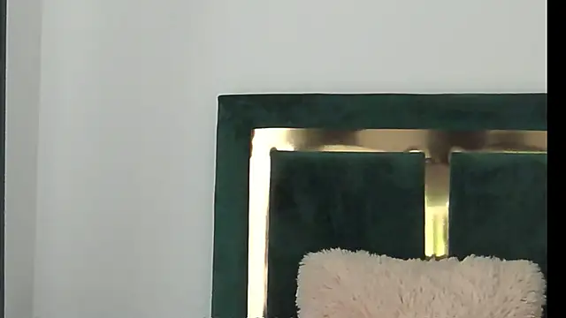 Snapshot of XeniaBlu chatting on 20, 2, 2025 XeniaBlu online show from 20, 2, 2025