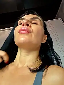 Snapshot of XeniaBlu chatting on 10, 11, 2025 XeniaBlu online show from 10, 11, 2025