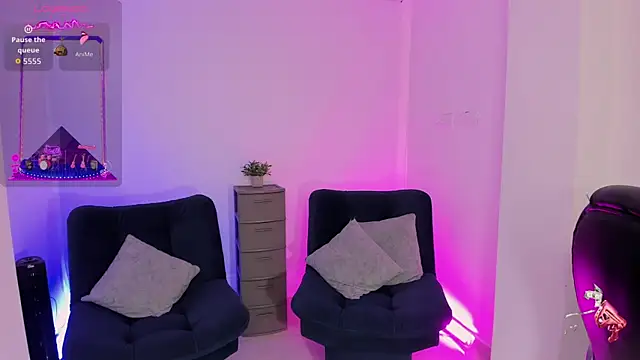 Snapshot of emilly_smith_1 chatting on 13, 11, 2025 emilly smith 1 online show from 13, 11, 2025