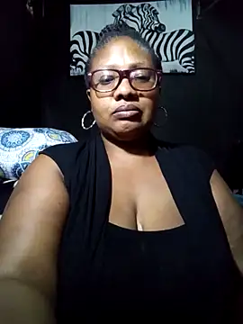 Snapshot of YELLOW_BONE chatting on 5, 12, 2024 YELLOW BONE online show from 5, 12, 2024