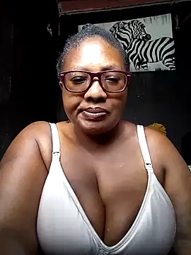Snapshot of YELLOW_BONE chatting on 19, 1, 2025 YELLOW BONE online show from 19, 1, 2025