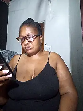 Snapshot of YELLOW_BONE chatting on 21, 1, 2025 YELLOW BONE online show from 21, 1, 2025