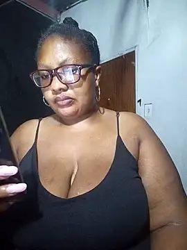 Snapshot of YELLOW_BONE chatting on 22, 1, 2025 YELLOW BONE online show from 22, 1, 2025