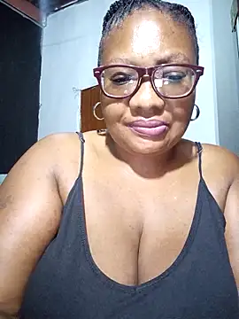 Snapshot of YELLOW_BONE chatting on 25, 2, 2025 YELLOW BONE online show from 25, 2, 2025