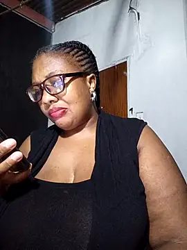Snapshot of YELLOW_BONE chatting on 1, 3, 2025 YELLOW BONE online show from 1, 3, 2025