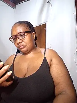 Snapshot of YELLOW_BONE chatting on 9, 10, 2025 YELLOW BONE online show from 9, 10, 2025
