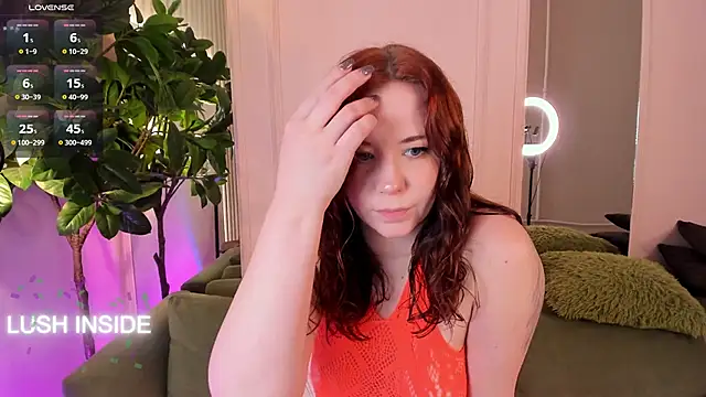 Snapshot of Pretty_Alison chatting on 23, 4, 2026 Pretty Alison online show from 23, 4, 2026