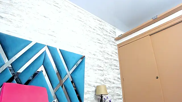 veronica salas online show from 5, 3, 2025