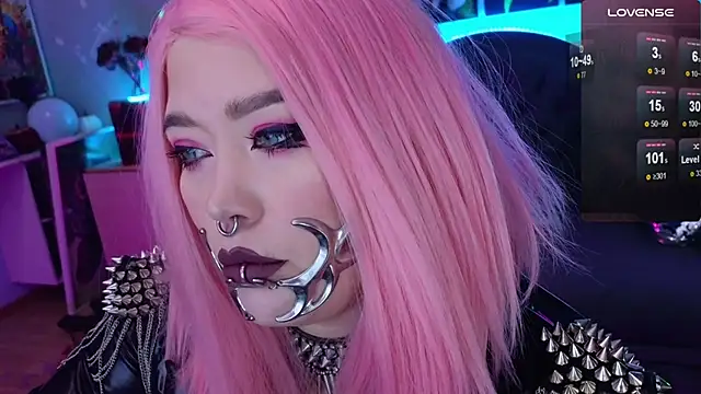 Snapshot of wickedxqueen chatting on 11, 12, 2024 wickedxqueen online show from 11, 12, 2024