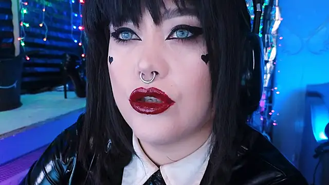 Snapshot of wickedxqueen chatting on 28, 2, 2025 wickedxqueen online show from 28, 2, 2025