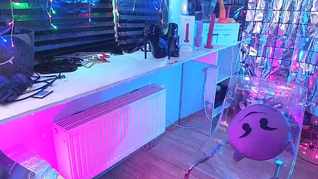 Snapshot of wickedxqueen chatting on 2, 3, 2025 wickedxqueen online show from 2, 3, 2025