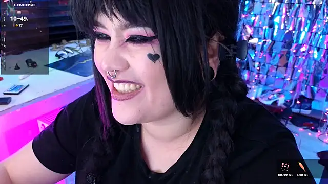 Snapshot of wickedxqueen chatting on 5, 3, 2025 wickedxqueen online show from 5, 3, 2025