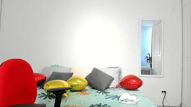 Snapshot of Estrella_Duran chatting on 17, 3, 2025 Estrella Duran online show from 17, 3, 2025