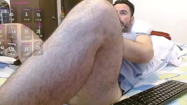 Snapshot of rodrher81 chatting on 3, 10, 2025 rodrher81 online show from 3, 10, 2025
