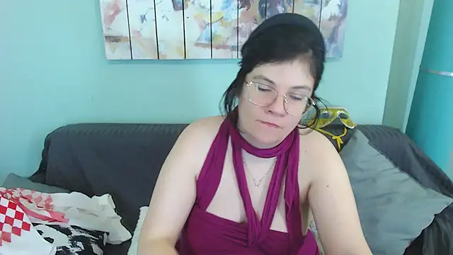 Snapshot of EverlyRays chatting on 11, 2, 2025 EverlyRays online show from 11, 2, 2025