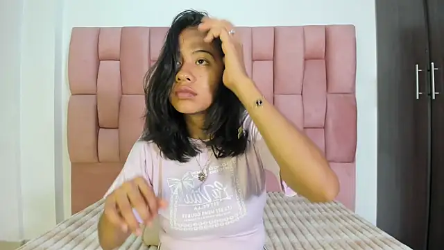 JuliKim  online show from 16, 10, 2025