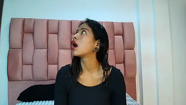 JuliKim  online show from 18, 2, 2026