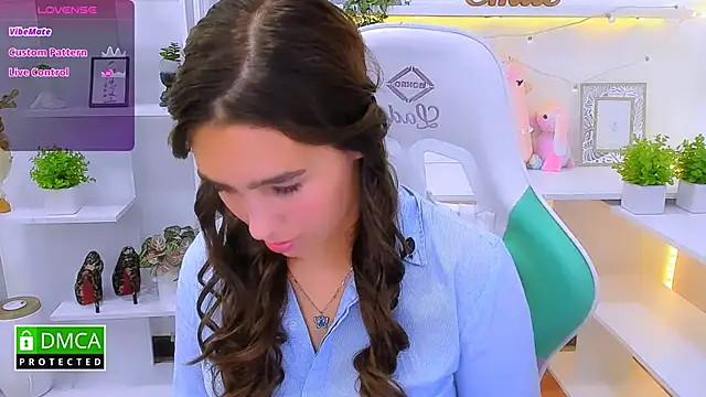  Eliizabeth  online show from 22, 9, 2025