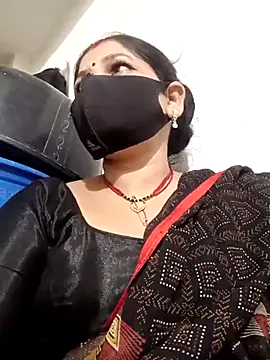 Snapshot of Riyaa-Devi chatting on 1, 3, 2025 Riyaa-Devi online show from 1, 3, 2025