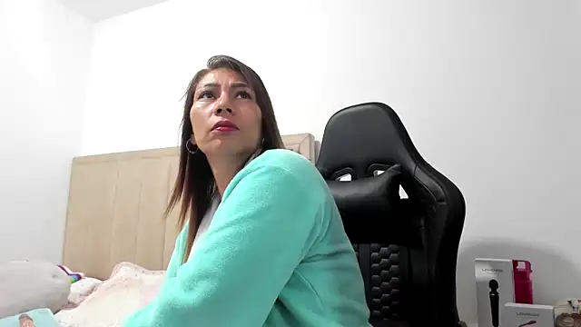 Snapshot of Chloemiller89 chatting on 17, 10, 2025 Chloemiller89 online show from 17, 10, 2025